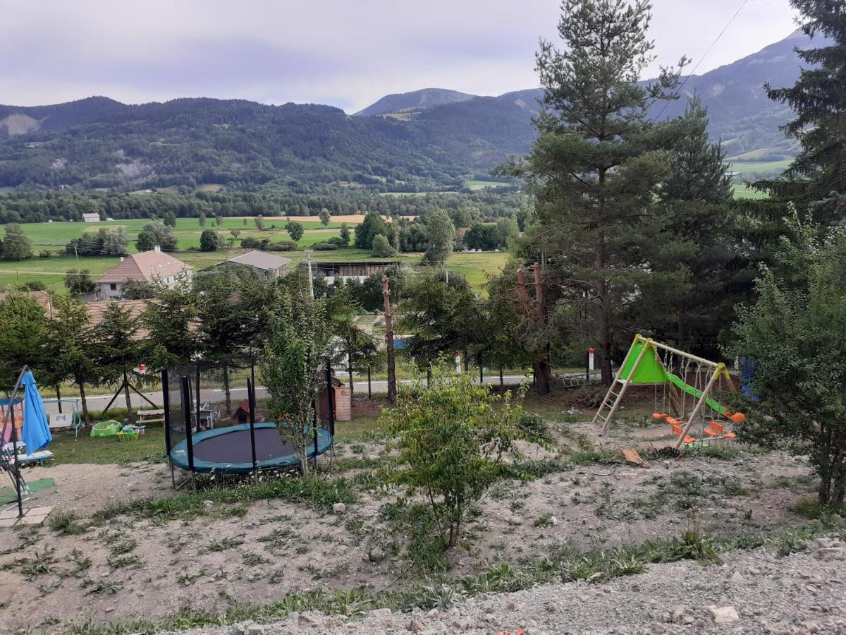 Mon Ecrin De Nature Rez De Jardin Seyne Buitenkant foto